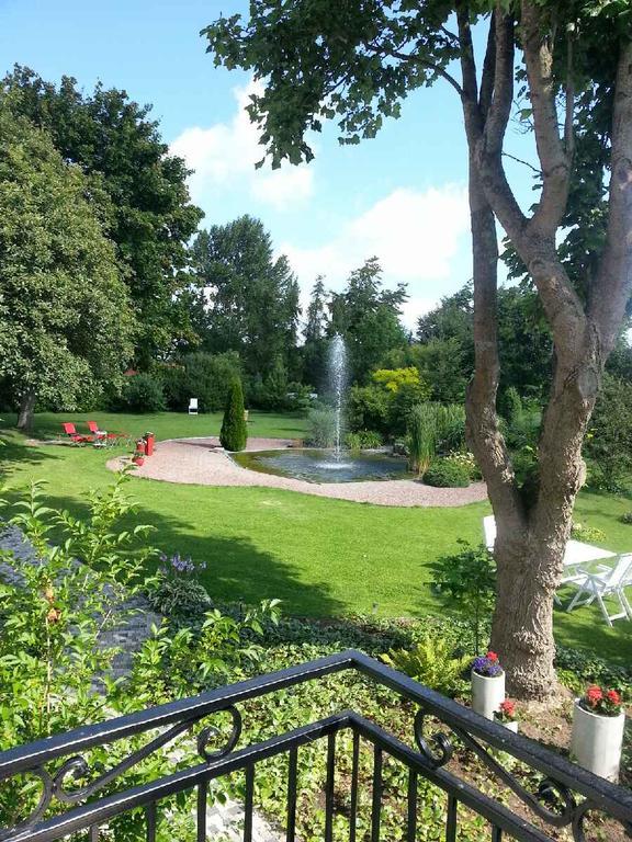 Solrosen I Simrishamn - Oesterlen Esterno foto